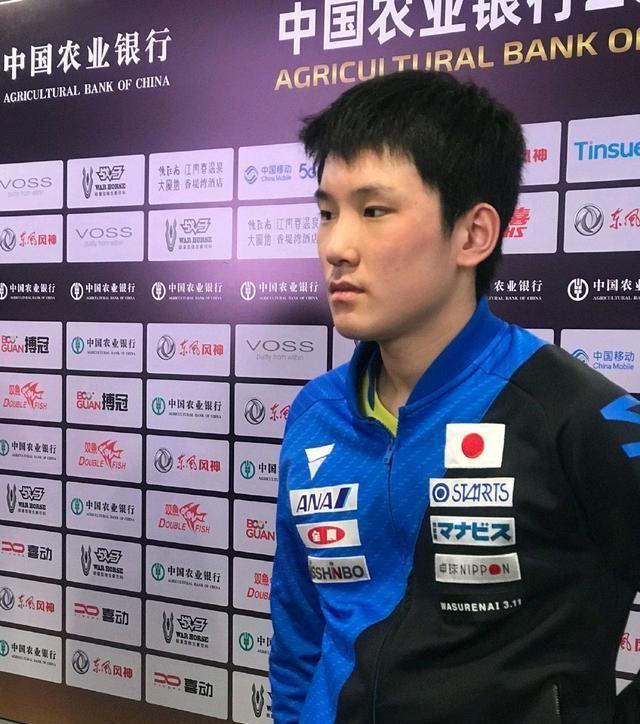 八连胜！负伤的铁人许昕再次战胜张本智和！秦志戬都失态了