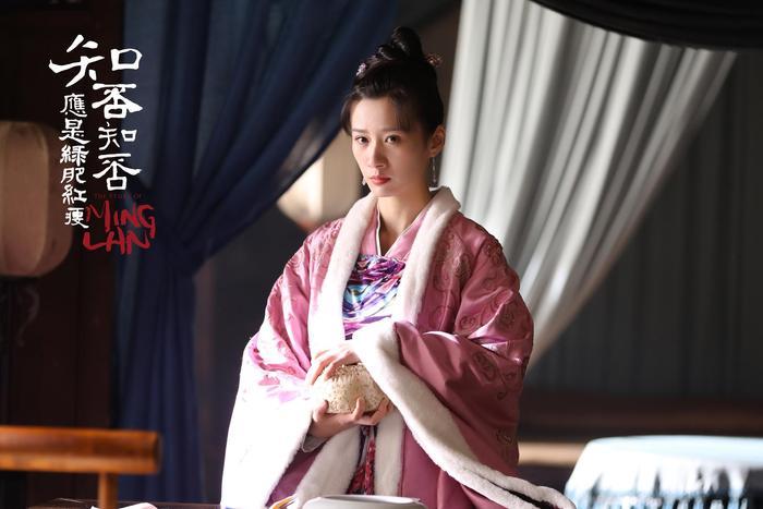 9年前她曾与郑爽一起出演《一起又看流星雨》，如今两人再度合作