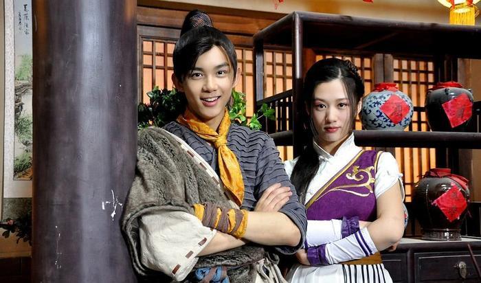 9年前她曾与郑爽一起出演《一起又看流星雨》，如今两人再度合作
