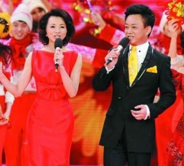 朱军妻子照片曝光，原来长得这么漂亮，难怪一直不愿公开