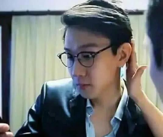 林俊杰挑战周润发大背头，看起来年轻了20岁，王源是你吗？