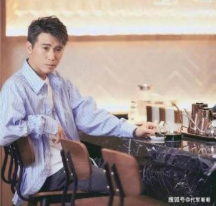 ​李乃文藏私房钱被妻子发现，机智反应化解尴尬