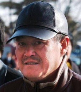 ​赵本山：从小品王到幕后传奇，心路历程与公益情怀解析