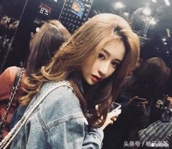 ​抖音“最美空姐”意外走红！网友：终于让我忘了停车场的那个女人！