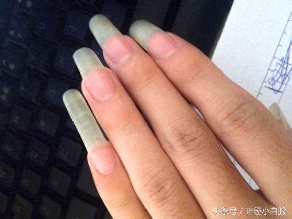 实拍喜欢留着长指甲的男生