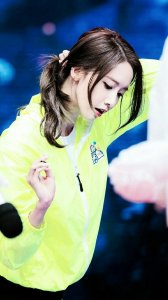 ​160327 《快乐大本营》播出 允儿好性格获好评