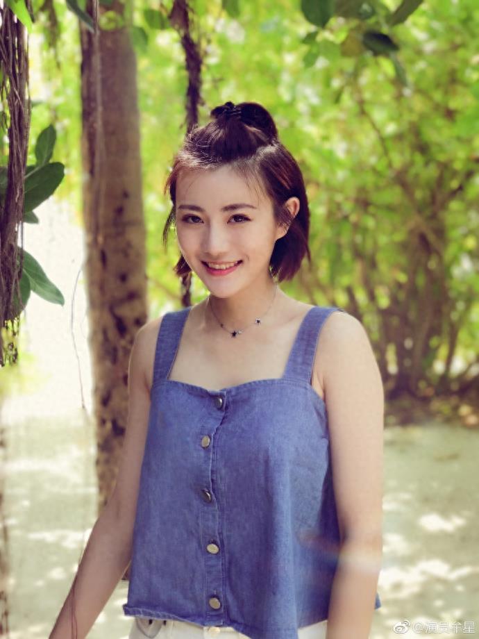 牟星，30岁山东妹子《反恐特战队之猎影》中温柔坚强的赵欣，戏外穿搭甜美时尚青春靓丽越来越有味道