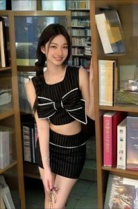 ​日本羽毛球女双松山奈未与志田千阳辣妹装扮亮相综艺《人类观察》