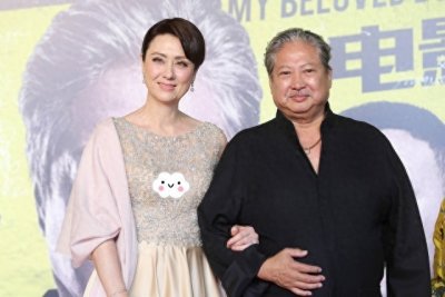 ​洪金宝的妻子高丽虹真有港姐气质，56岁气质依旧高贵，真让人羡慕