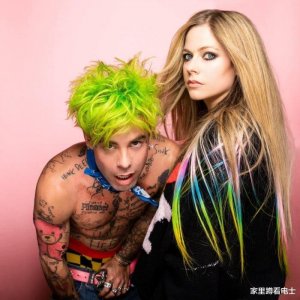 ​艾薇儿离婚（艾薇儿男友颜值一言难尽）