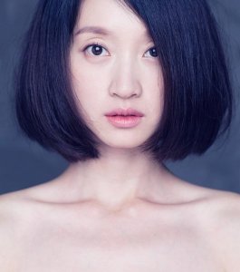 ​她两次成刘烨女主角，因爆料使导演7年没戏拍，嫁帅老公幸福6年