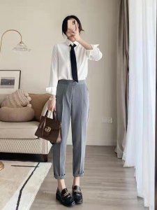 ​面试应该穿什么服装女生（女生面试穿着搭配图片）