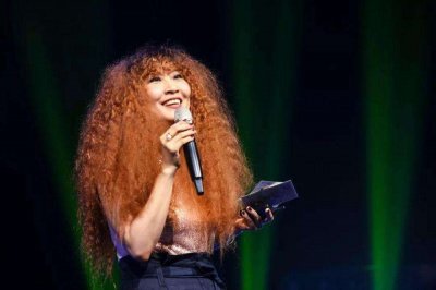 ​一婚时太年轻，二婚高龄生女的迪斯科女王张蔷，终于迎来了幸福
