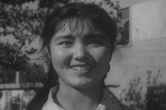 老电影红牡丹姜黎黎主演（旧影漂亮的红牡丹）(64)