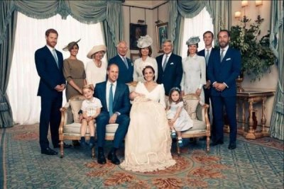 ​＂英国女王真是个好祖母，尤金妮公主大婚戴的祖母绿王冠价值3亿？＂