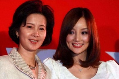 ​从小不省心，为工作不惜损害健康，现在为女儿李小璐操碎心