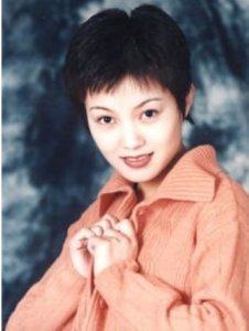 ​谢雨欣：一婚为母结婚生子，二任男友是逃犯，她到底经历了什么？