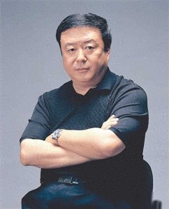 ​尤小刚：传奇导演，历经坎坷终成才