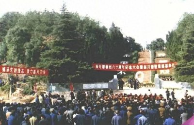 ​这是祭奠杨开慧牺牲60周年现场14张照，这是她与毛主席“合体”