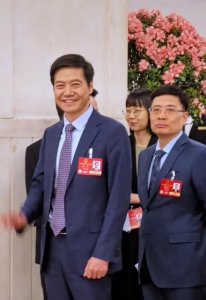 ​雷军带火“社恐总裁”，海尔周云杰“出道”的150天