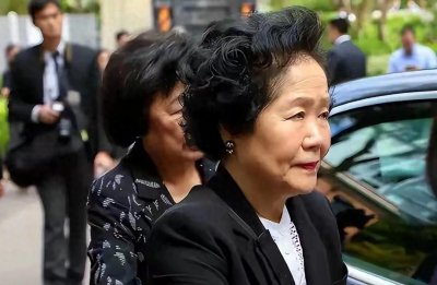 ​香港政坛的双面人：陈方安生的跌宕人生