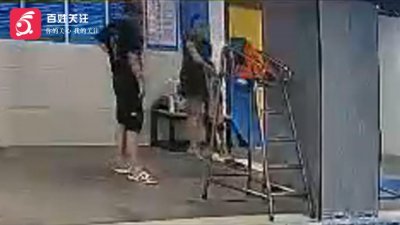 ​女子投诉男孩进女浴室，却被家长辱骂：你这辈子生不出男孩！