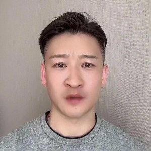 ​曹云金是相声界的开拓者，董宇辉是直播界的领路人