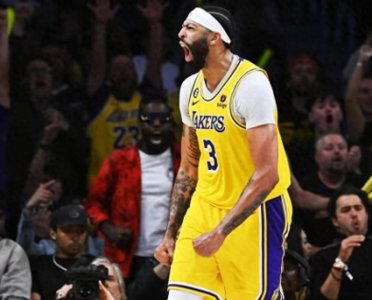 ​浓眉哥是攻防一体的超级巨星，但可惜的是生涯没有拿到MVP