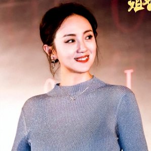 ​朱媛媛：出道26年，与辛柏青相爱28年生一女，46岁翻红，人生圆满