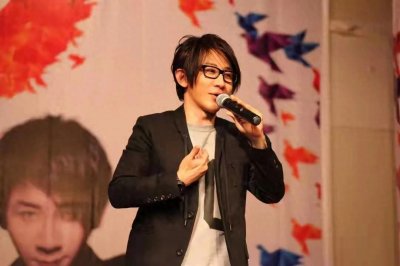 ​48岁刘谦确珍肺腺癌停工后发愁一年300万房租38岁妻子养家