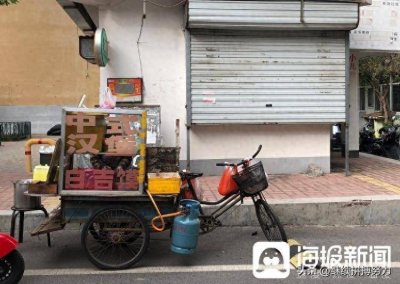 ​60岁老人摆摊卖早餐21年：人应该活动起来，给自己找点吃的