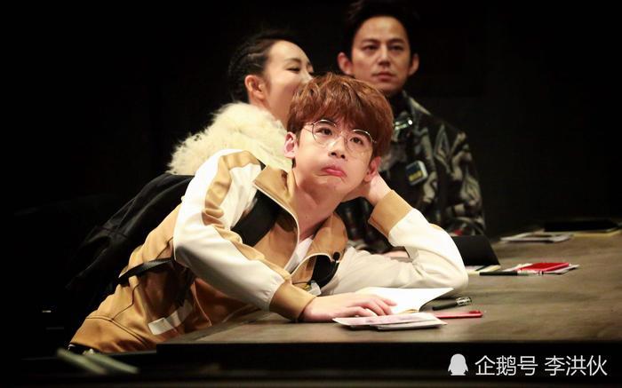 《明星大侦探》第四季开录,“留白CP”同款表情,魏大勋失宠了