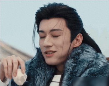 ​这一夜，“大海哥”秒了刘学义，才发现男明星只要个子高就丑不了