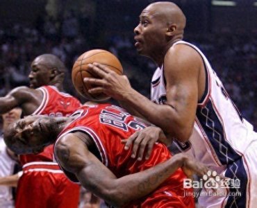 ​打篮球时，你说是防守犯规，他说是进攻犯规，如何区分？