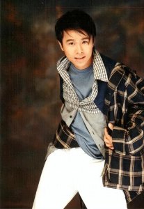 ​红豆：25年前的顶流歌手，王菲的初恋男友，因猥亵儿童两次入狱