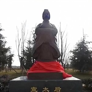 ​馃敟绌胯秺鍗冨勾鐨勭埍鎭嬶細涔夋笭鐜嬩笌鑺堟湀锛屼竴鍦烘潈璋嬩笌娣辨儏鐨