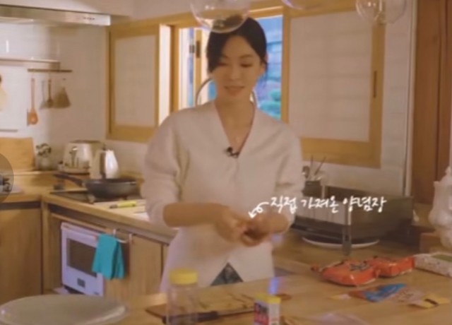 金素妍主演的电视剧(顶楼3演员齐聚金素妍站C位)