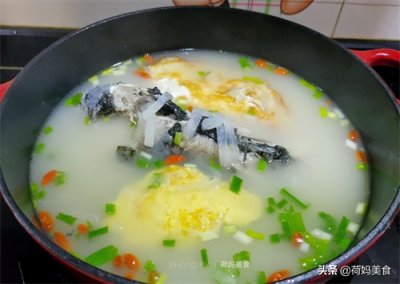 ​熬鲫鱼汤直接下锅就错了，记住三点，汤又白又鲜，一家老小都爱喝