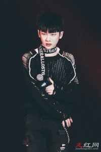 ​周震南父母是干什么的 家庭背景是富二代吗