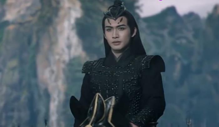 三生三世:翼君有东皇钟,青丘连兵都不养,天君为何却敬畏青丘?