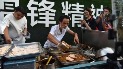 ​给鸡排哥鼓掌是这个时代的悲哀
