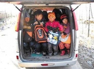 ​限载5人的汽车，坐满后再抱一个婴儿算超载吗？交警来告诉你答案