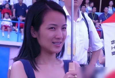 ​央视主持人管彤：在42岁为普通丈夫生孩子