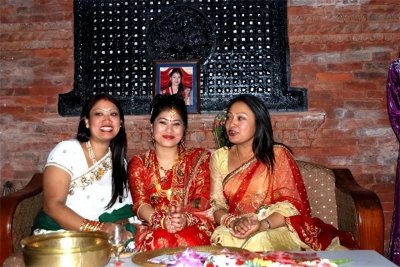 ​尼泊尔的“一妻多夫制”，同胞兄弟共用一妻，家中谁说了算