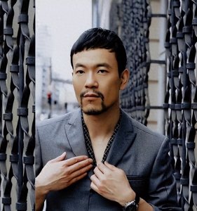 ​演技最好的星二代廖凡，出道24年从不拼爹，妻子是周星驰黄金拍档