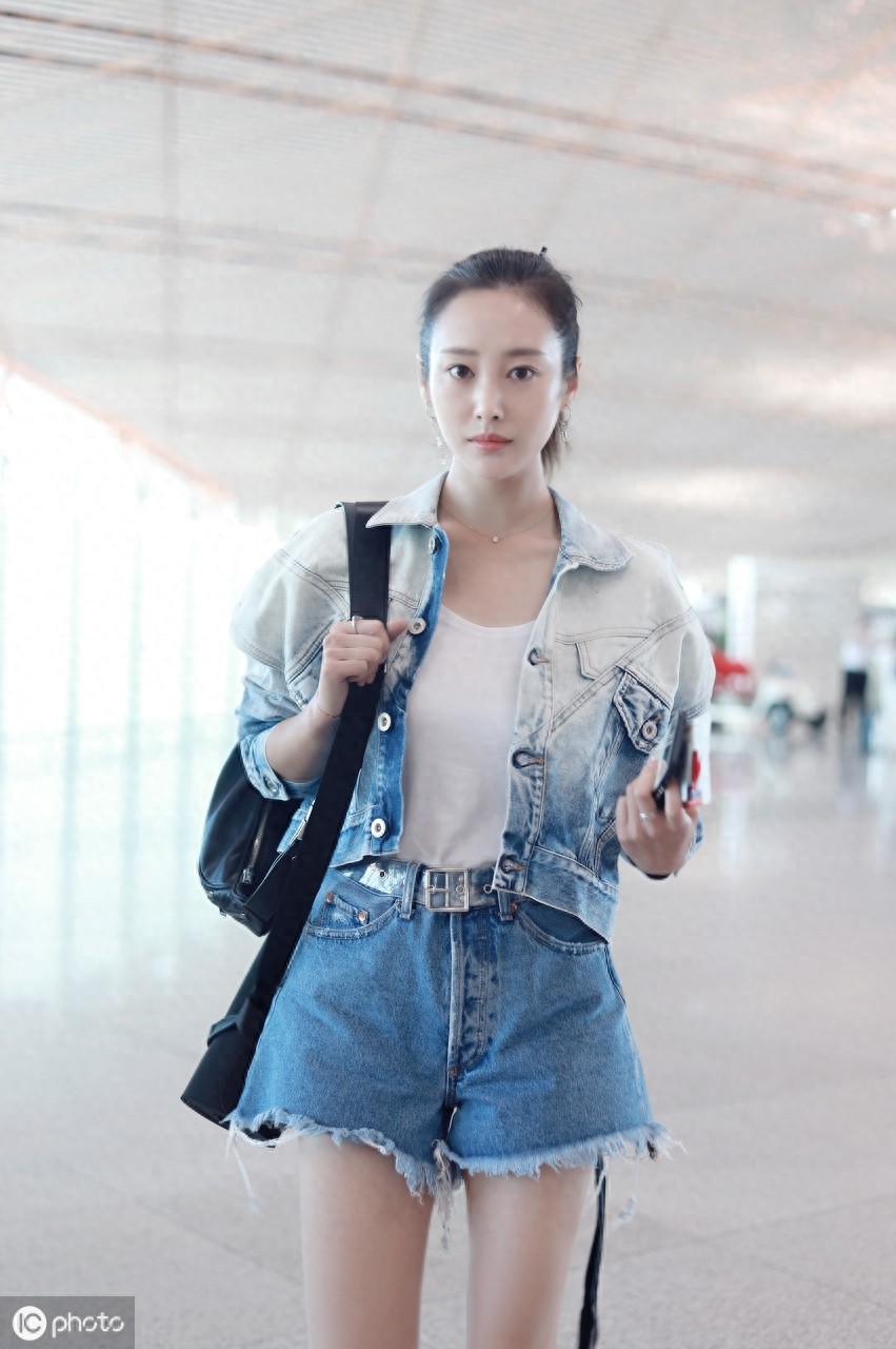 李纯,最美的10张照片欣赏,皮肤白皙,气质优雅