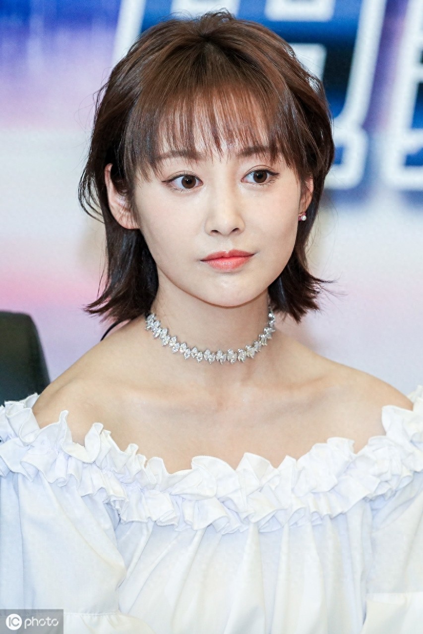 李纯,最美的10张照片欣赏,皮肤白皙,气质优雅