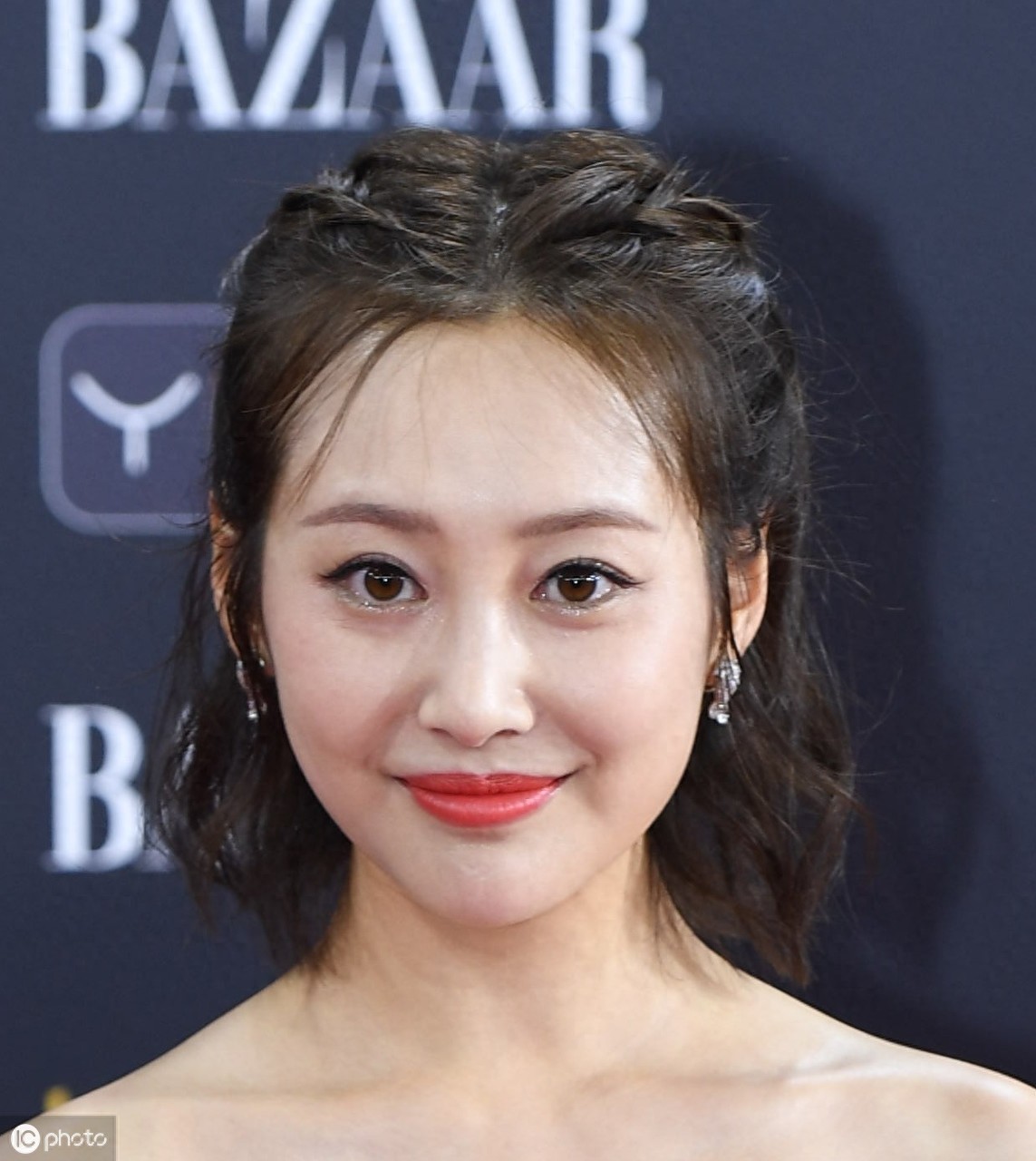 李纯,最美的10张照片欣赏,皮肤白皙,气质优雅