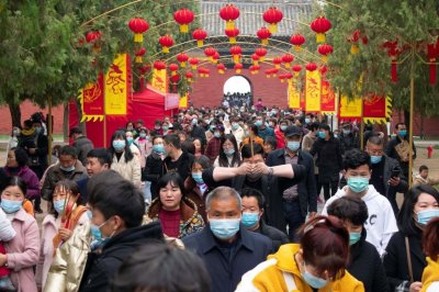 ​人山人海！河南周口淮阳太昊陵庙会如期拉开帷幕