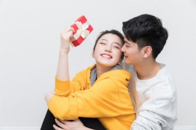 ​怎么试探他还爱不爱你，试探男人爱不爱你的有效方法